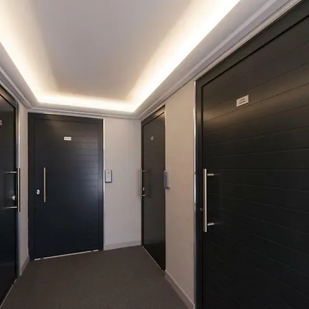 At In Apartament *