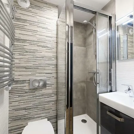 At In Apartament *