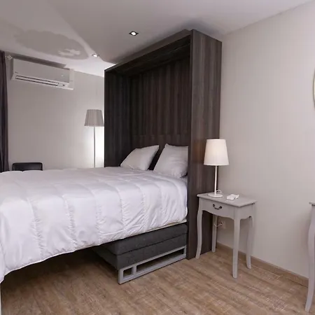 At In Apartament *