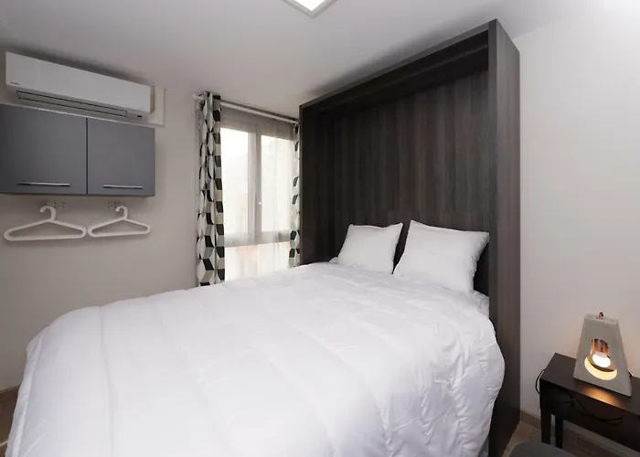 Apartament At In