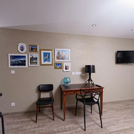 At In Apartment Lyon