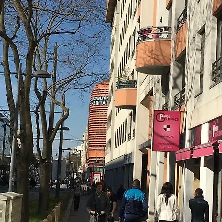 At In * Lyon